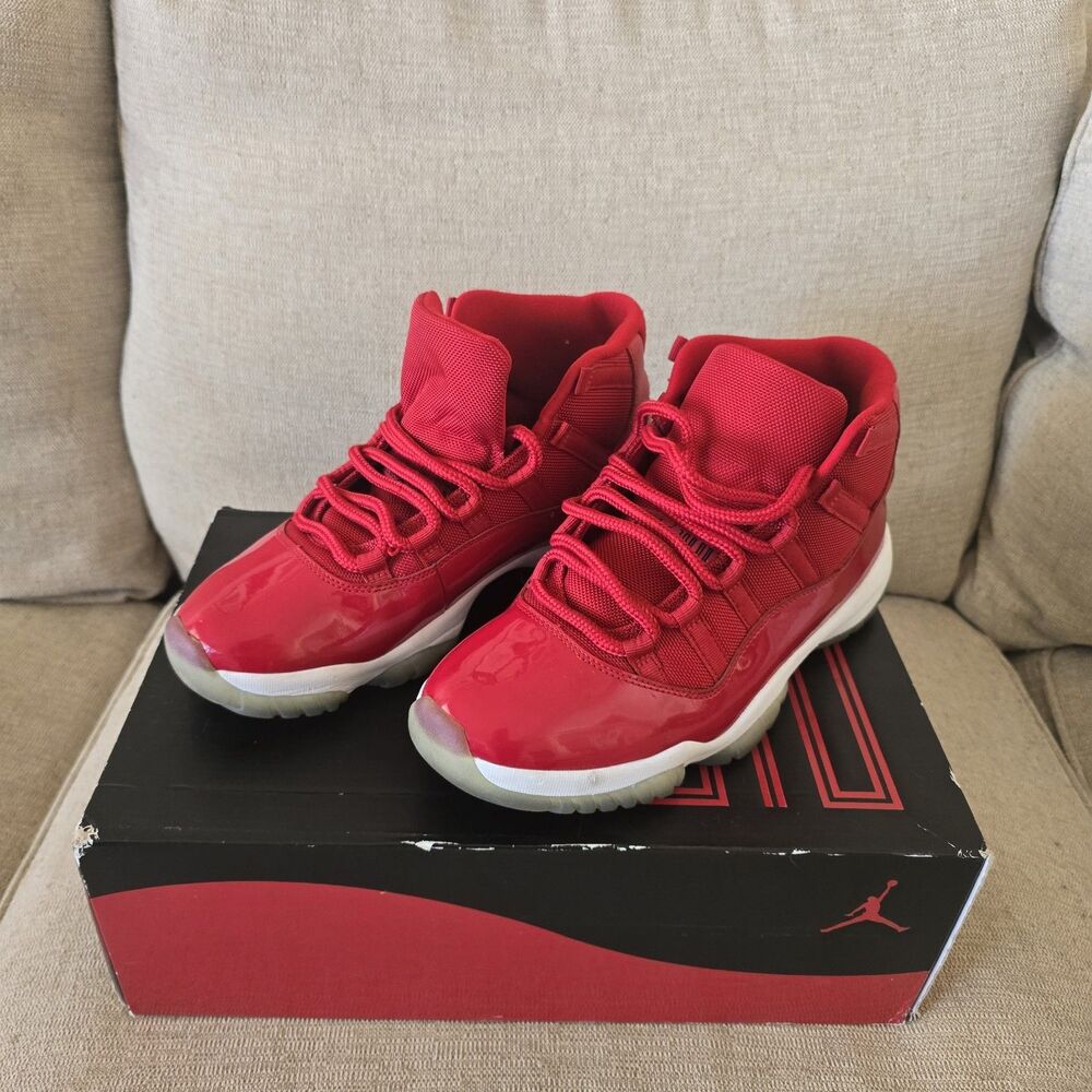 Nike Air Jordan 11 Retro "Win Like '96" US 9.5 w/box